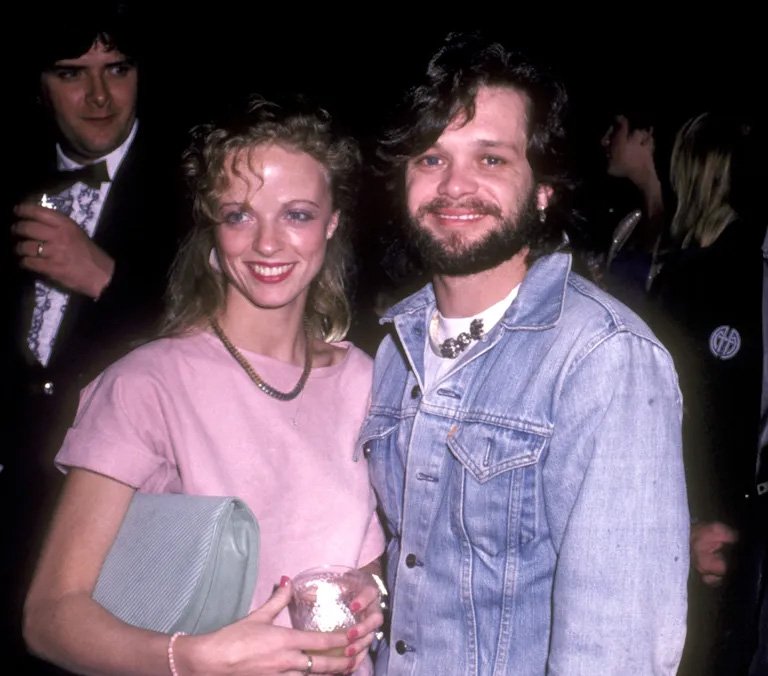 How Victoria Met John Mellencamp
