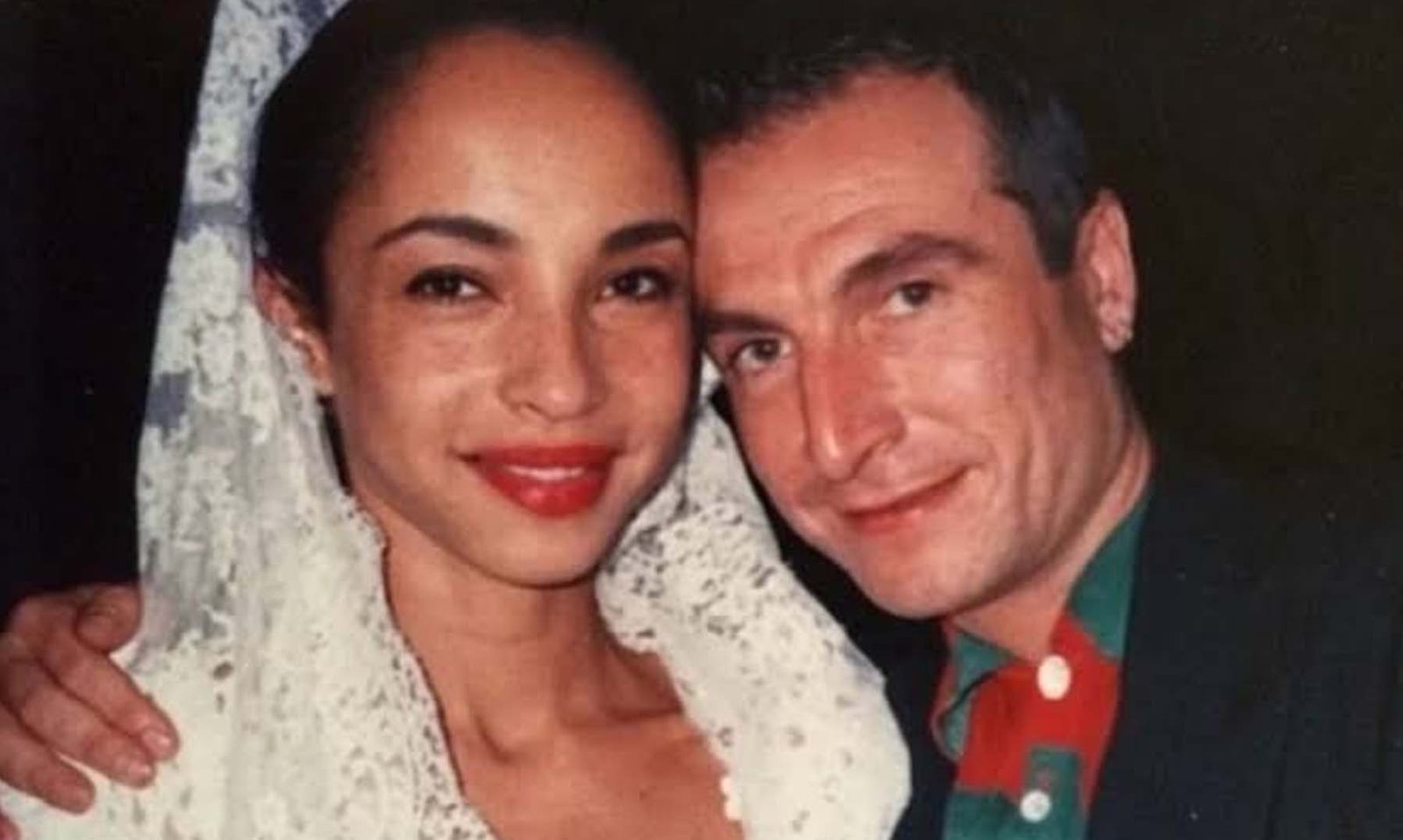 How Carlos Scola Pliego Met Sade