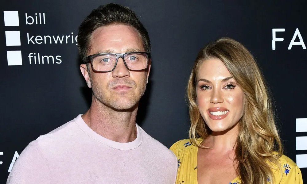 How Dawni Sahanovitch and Devon Sawa Met