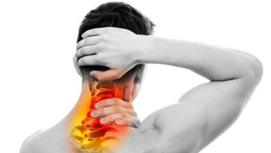 Pinched Nerve in Neck Symptoms: What They Mean and When to Get Help 