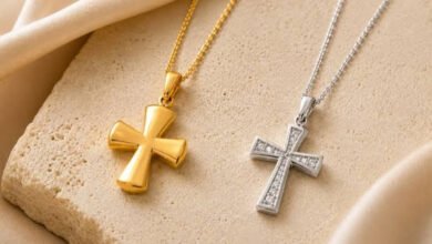 Why White Gold Cross Pendants Feel Different from Yellow Gold 