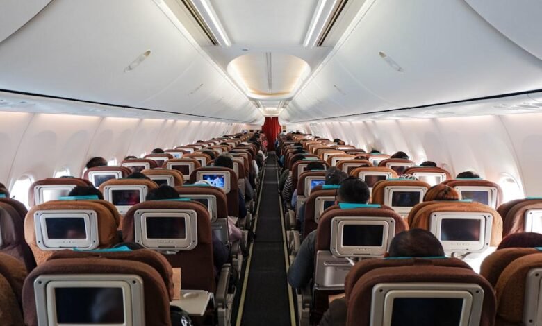 The humidifying mask: what it is, why frequent flyers swear by it, and whether you actually need one