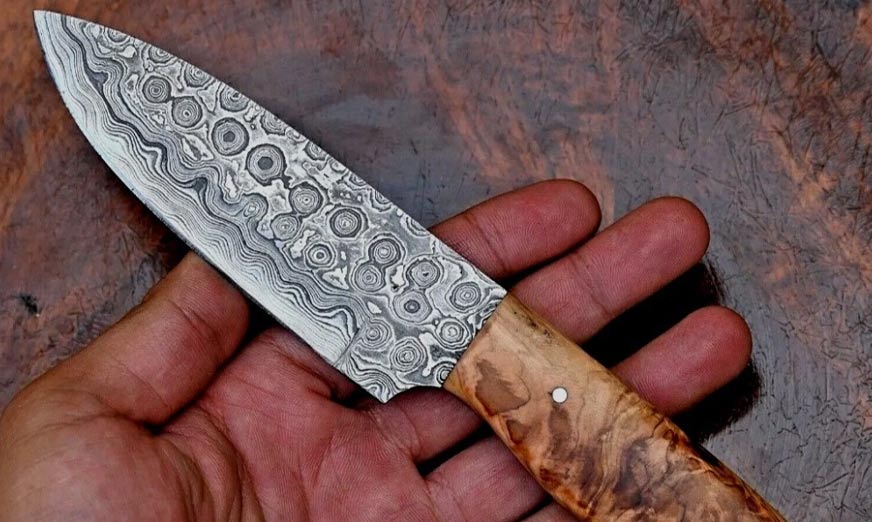 What Are Damascus Knives?