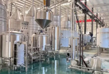How Do You Select a Brewery Depalletizer and Conveyor System?