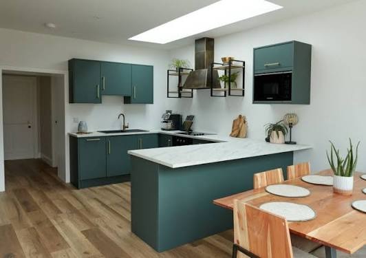 What Should You Consider When Planning a Compact U-Shaped Kitchen?